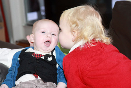 Josefine och Laurits syskonmyser.