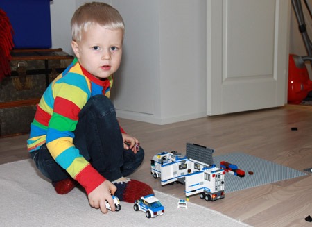 121226_Legolastbil
